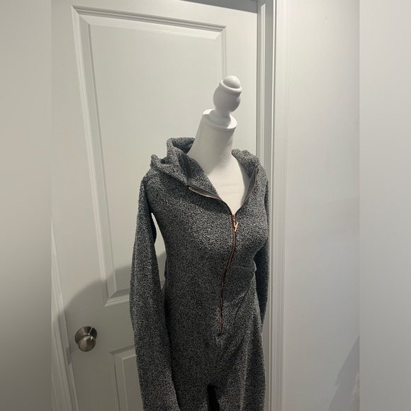 Yitty Onesie - Picture 3 of 3